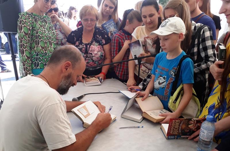Фото В Челябинске состоялся литературный фестиваль «Книгоград»