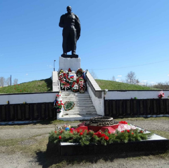 Фото В Каслях реставрируют памятник воинам Великой Отечественной