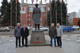 Фото Сотрудники УФСБ Челябинской области почтили память легендарного Исхака Ахмерова