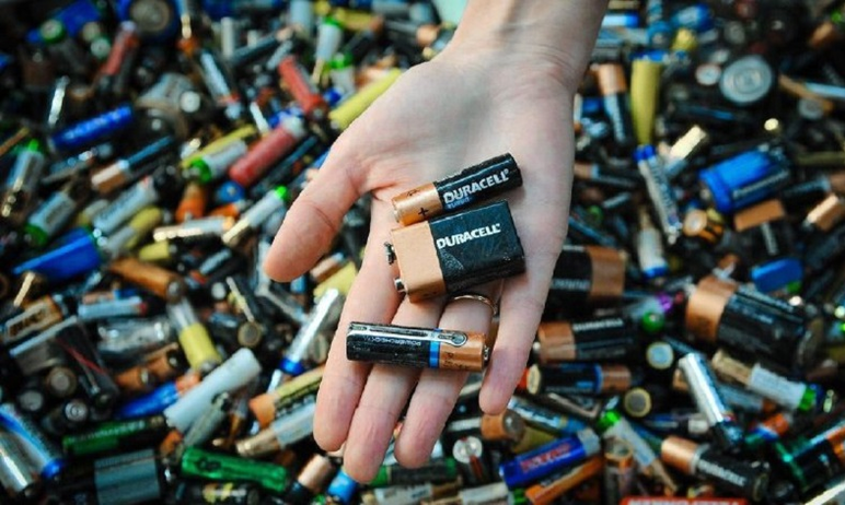 Фото Жители Челябинской области за месяц сдали на переработку 130 тысяч батареек