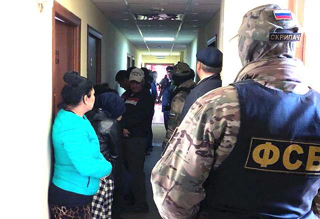 Фото Силовики задержали в гостинице Челябинска дюжину иностранных нелегалов