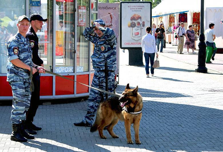 Фото Челябинские полицейские проследят за порядком на школьных линейках