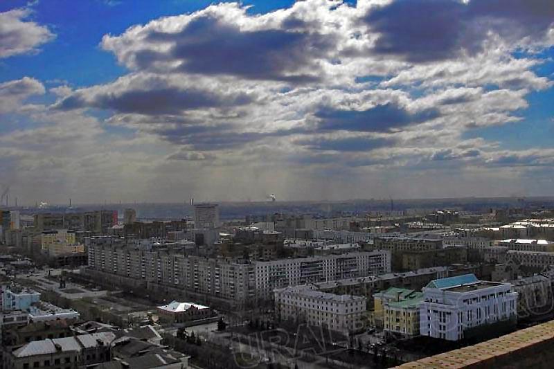 Фото В четырех городах Челябинской области объявлен режим «черного неба». Челябинцы уже ощутили