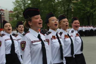Фото Майский смотр строя и песни в честь Великой Победы стал ярким событием в жизни Курчатовского района