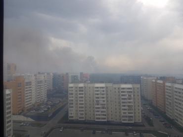 Фото Челябинск заволокло дымом. Продлено штормовое предупреждение