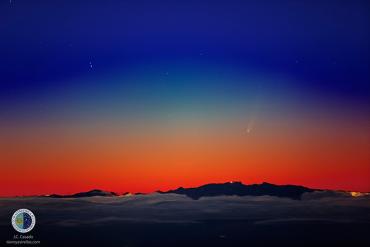 Фото Сегодня есть возможность увидеть гигантскую «комету века», которая пройдет мимо Земли