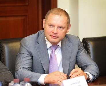 Фото Владимир Мякуш призвал брать пример с депутата Мотовилова, взявшего на воспитание 9 детей