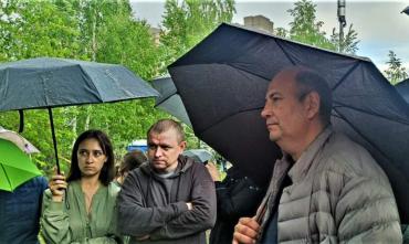 Фото Челябинцам пообещали приостановить вырубку леса под каток УралГУФКа 