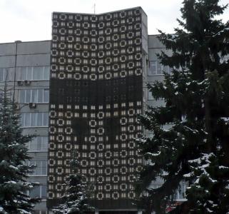 Фото В Челябинске общественники требуют вернуть демонтированные Юревичем чугунные панно на здания