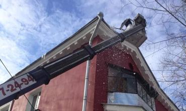 Фото Орел: Владельцы нетиповых балконов в Челябинске должны сами бороться с сосульками 