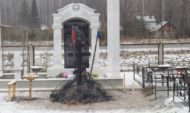 Фото Глава СКР потребовал доклад о ходе расследования уголовного дела по вандализму на кладбище Миасса