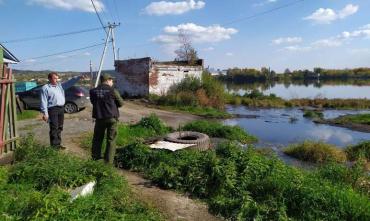 Фото СК проводит проверку по сообщению о загрязнении пруда в Верхнем Уфалее