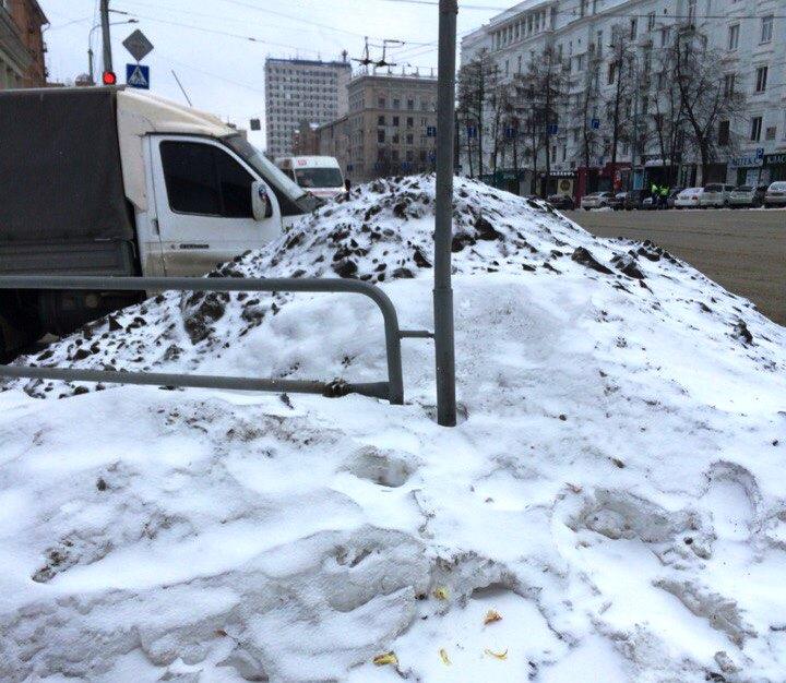 Фото Прокуратура наказала Елистратову избавить Челябинск от снежных куч