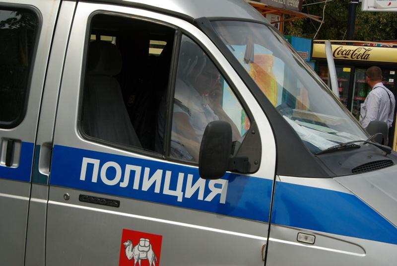 Фото В Челябинске возле многоэтажки обнаружили труп мужчины