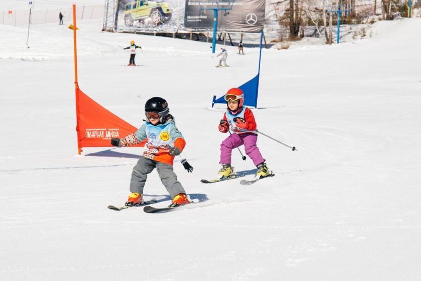 Фото Горные лыжи и сноуборд: в Челябинской области реализуется программа оздоровления для школьников