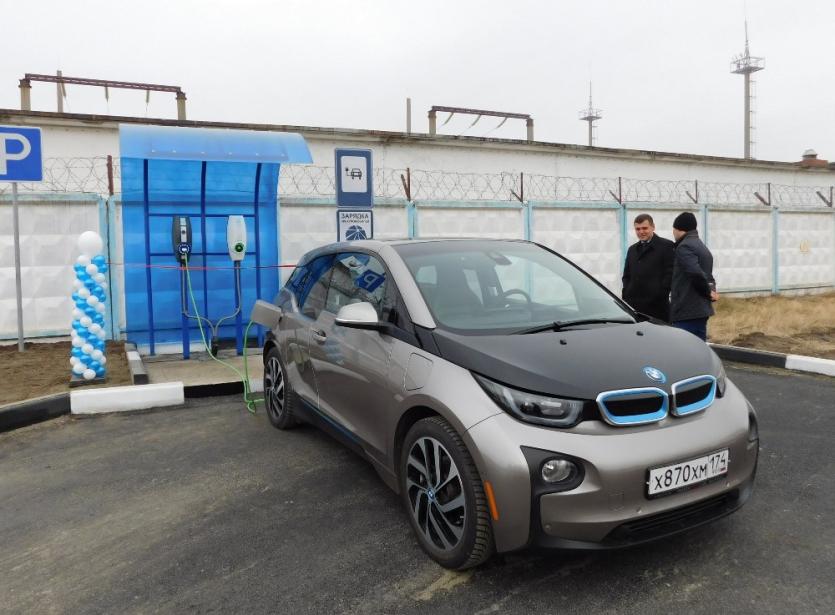 Фото В Южноуральске открыли зарядную станцию для электромобилей 