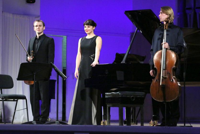 Фото На сцене Концертного зала Челябинска – звёздное трио Московской филармонии