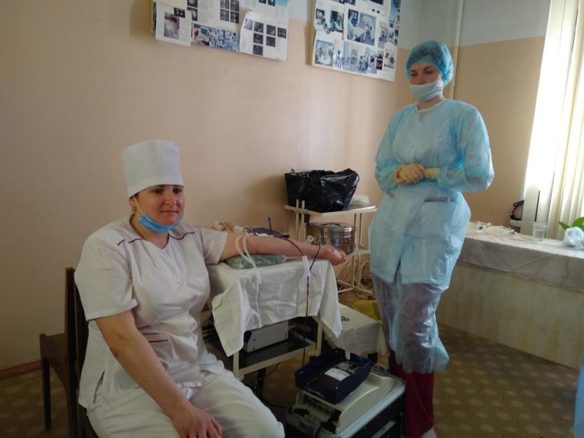 Фото Сотрудники Челябинской областной больницы №3 присоединились к донорскому марафону