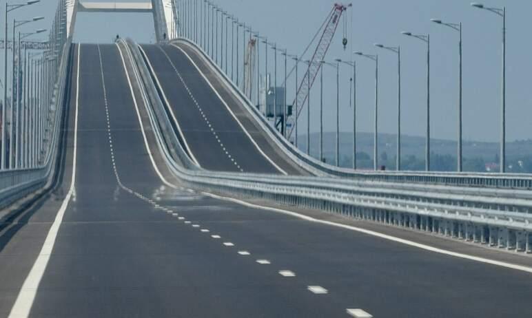 Фото Восстановлено движение автомобилей по Крымскому мосту, на очереди - железнодорожное