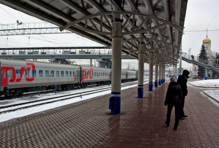 Фото Челябинские полицейские нашли двух школьников, обкидавших поезд камнями