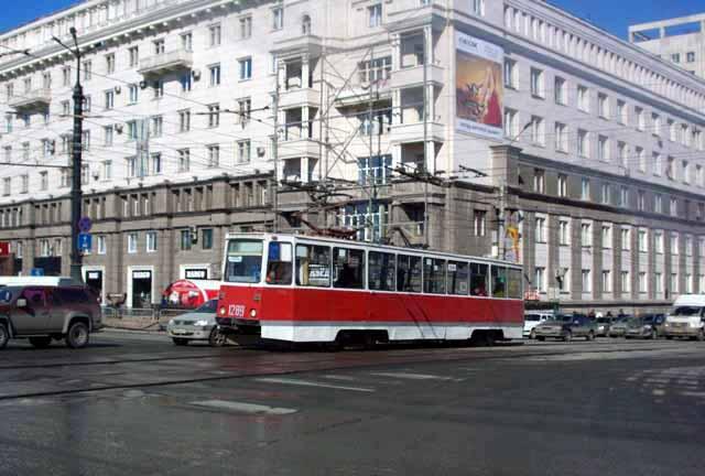 Фото В центре Челябинска пенсионер попал под трамвай