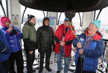 Фото Представители федерации биатлона посетили башню-колокольню в Златоусте