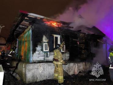 Фото В челябинском поселке Исаково сгорел частный жилой дом