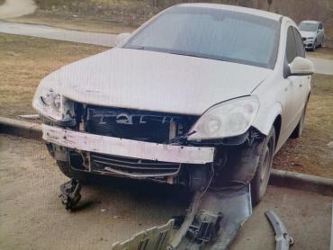 Фото В Челябинске «Porsche Cayenne» протаранил с десяток авто, ГИБДД ведет расследование