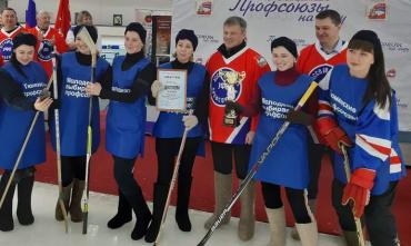 Фото В Челябинске состоится первый окружной чемпионат по хоккею в валенках  «Профсоюзы на льду»