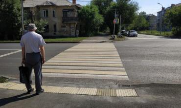 Фото Общество слепых проверило качество тактильной плитки на челябинской улице 