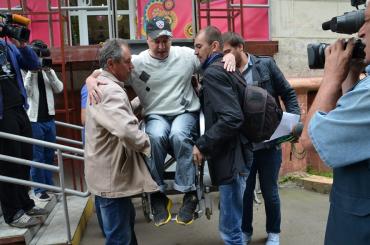 Фото В Челябинске возобновят работу по установке подъемников для людей с ограниченными возможностями