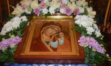 Фото В пятницу у православных – день явления Казанской иконы Божией Матери