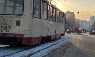 Фото Очередная инициатива челябинских властей по оптимизации трамвайных маршрутов выходит боком для пассажиров